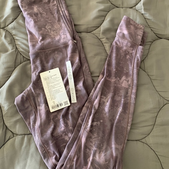 Lululemon Hug Your Core SHR - Picture 3 of 4